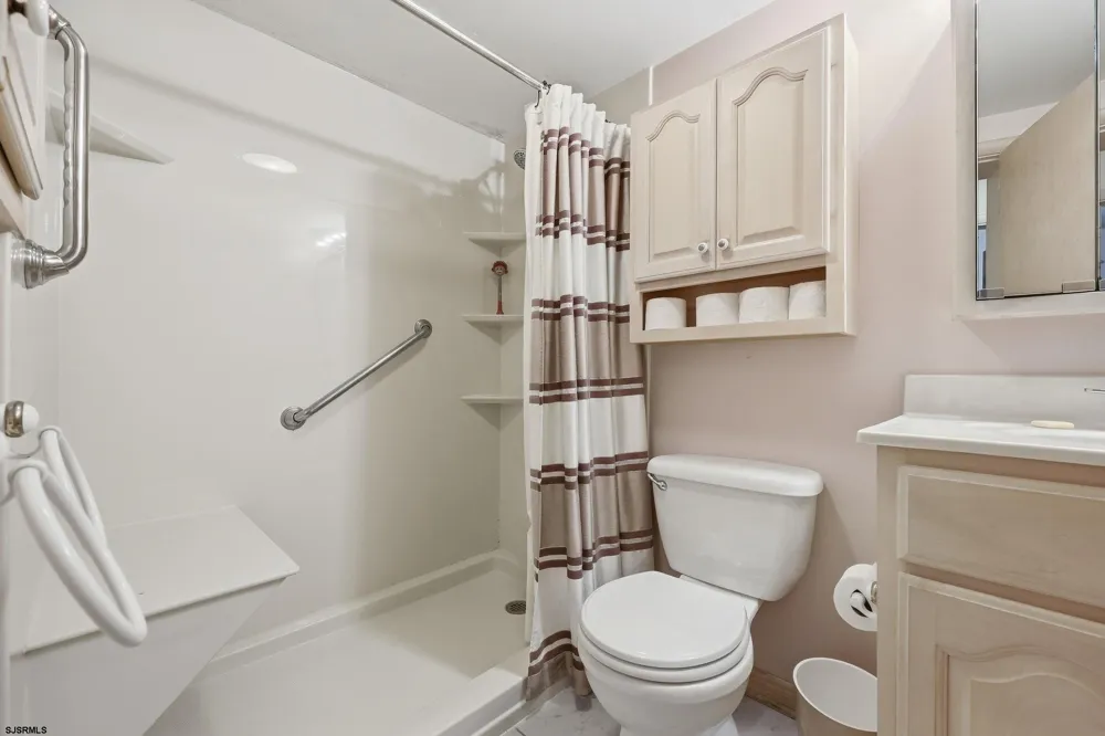 1917 west Ave Linwood, NJ 08221