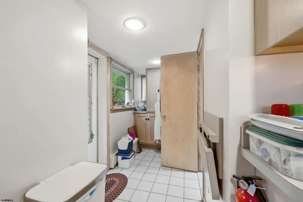 1917 west Ave Linwood, NJ 08221