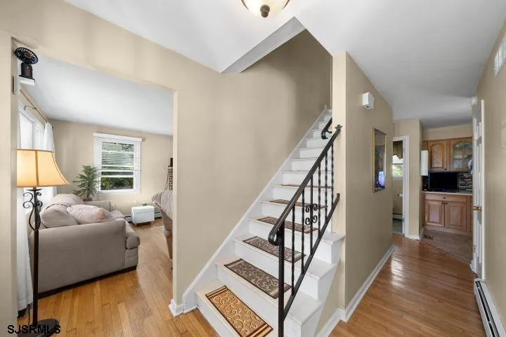 22 Black Oak Dr Upper Township, NJ 08230