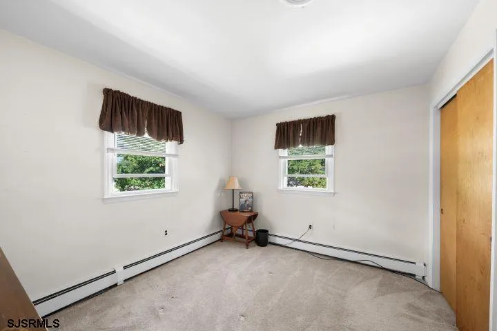 22 Black Oak Dr Upper Township, NJ 08230