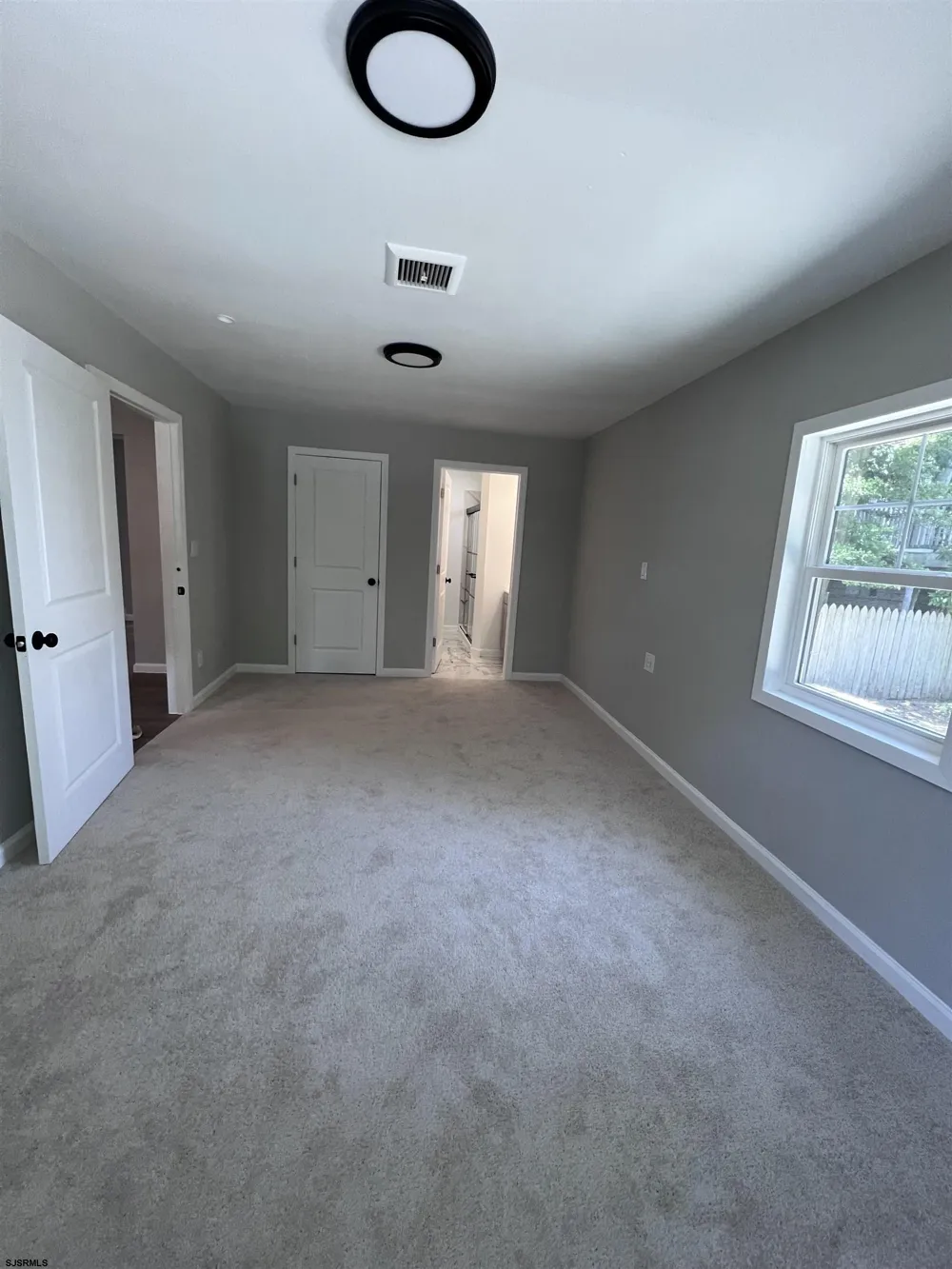 10 Franklin Dr Somers Point, NJ 08244