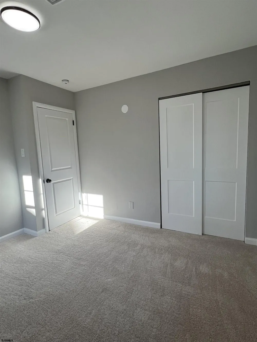 10 Franklin Dr Somers Point, NJ 08244