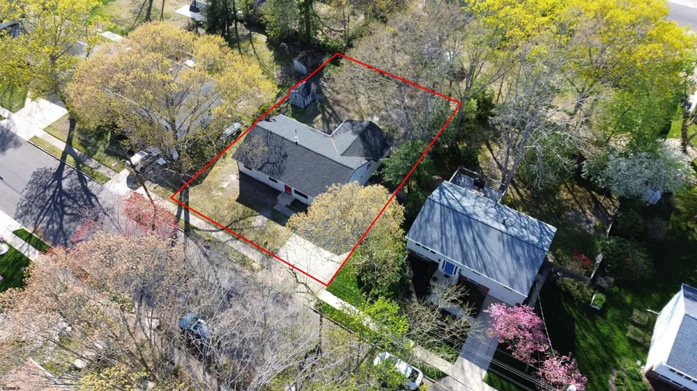 10 Franklin Dr Somers Point, NJ 08244
