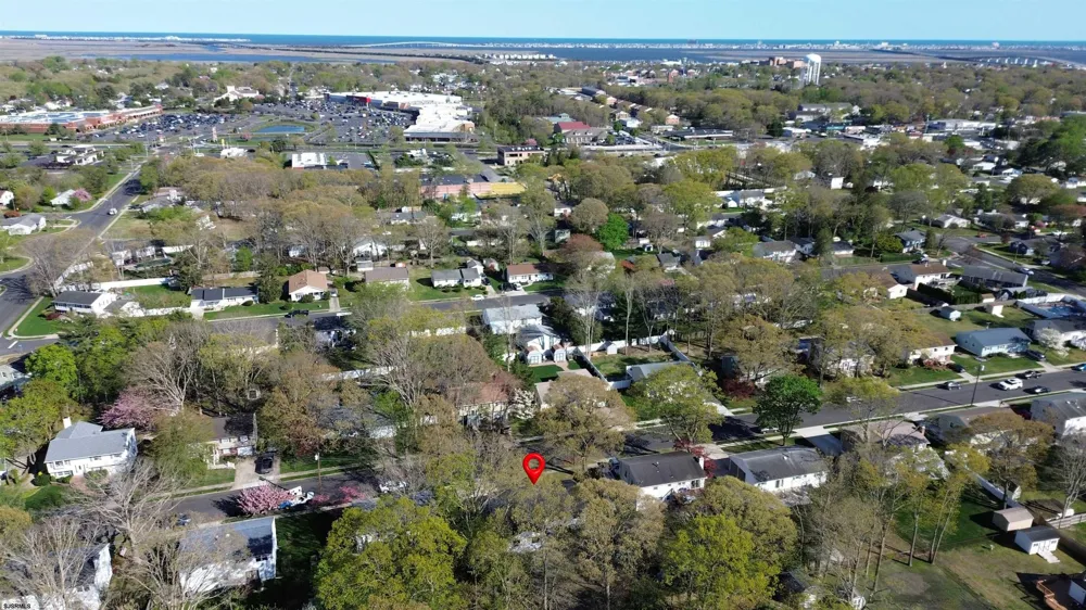 10 Franklin Dr Somers Point, NJ 08244