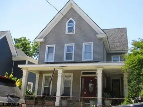 208 S 4th Street