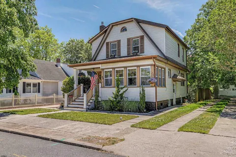 34 E Dawes Ave