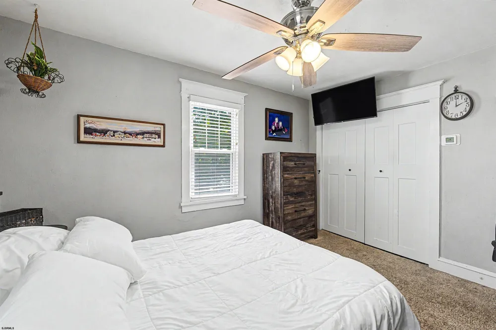 34 E Dawes Ave Somers Point, NJ 08244