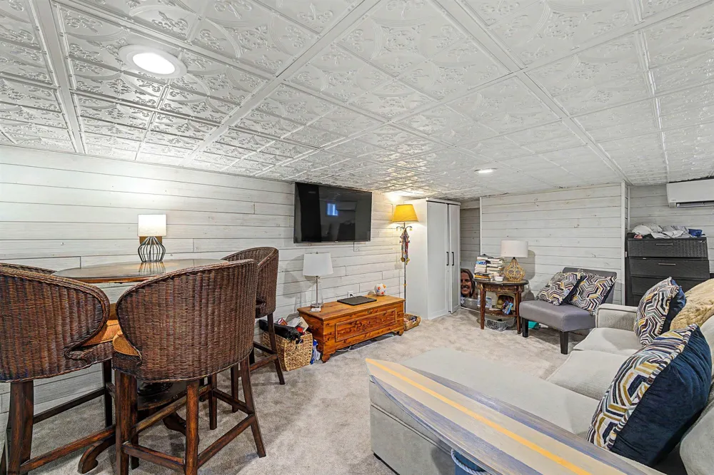 34 E Dawes Ave Somers Point, NJ 08244