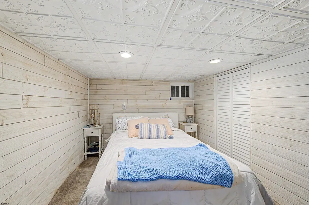 34 E Dawes Ave Somers Point, NJ 08244