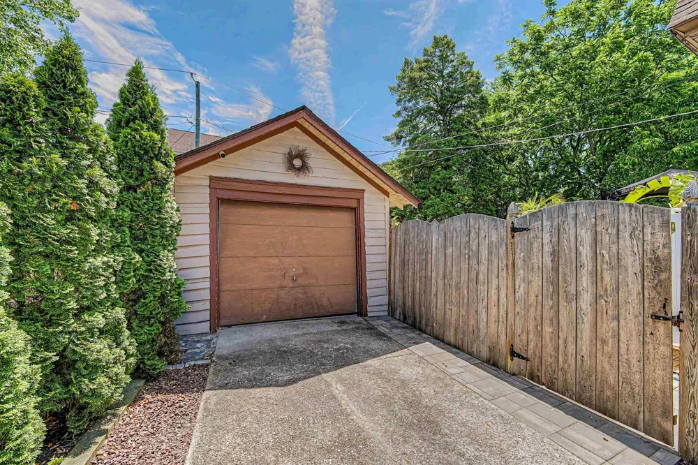 34 E Dawes Ave Somers Point, NJ 08244