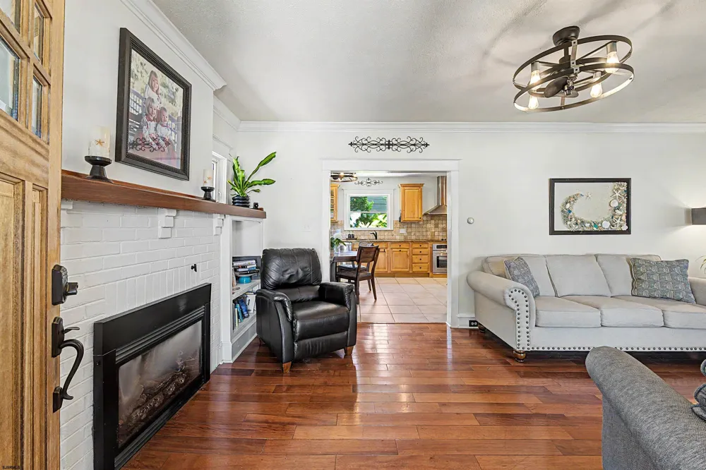 34 E Dawes Ave Somers Point, NJ 08244