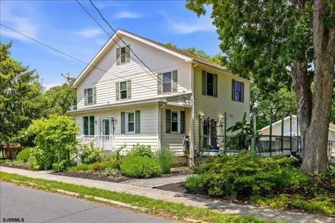 169 W Johnson Ave