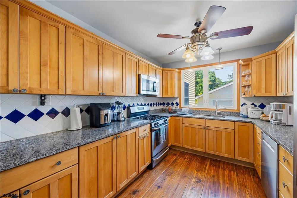 169 W Johnson Ave Somers Point, NJ 08244
