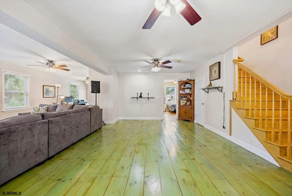 169 W Johnson Ave Somers Point, NJ 08244