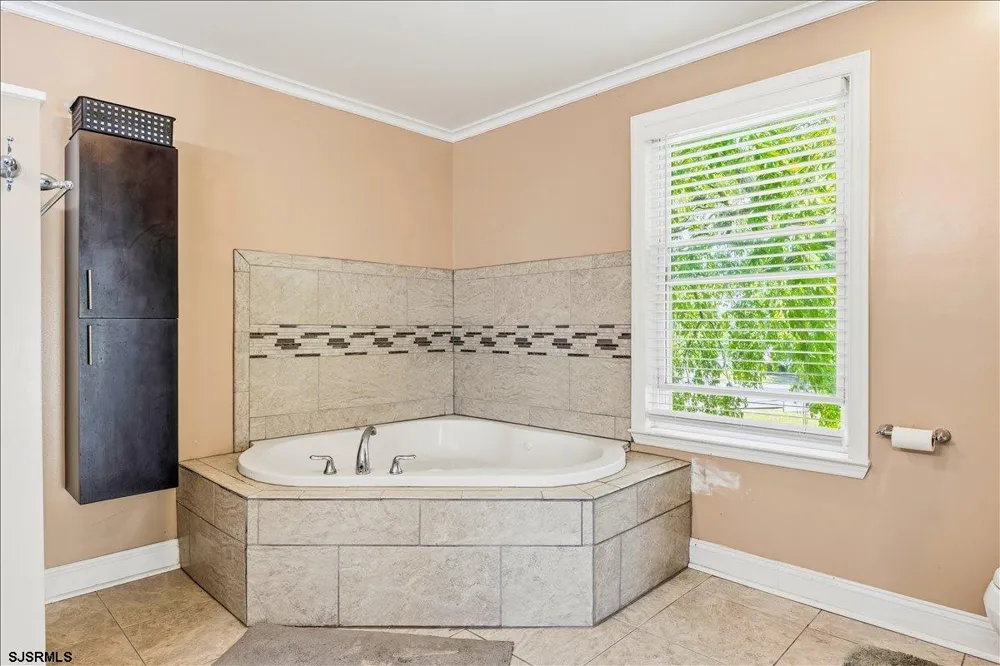 169 W Johnson Ave Somers Point, NJ 08244