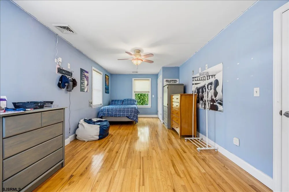 169 W Johnson Ave Somers Point, NJ 08244