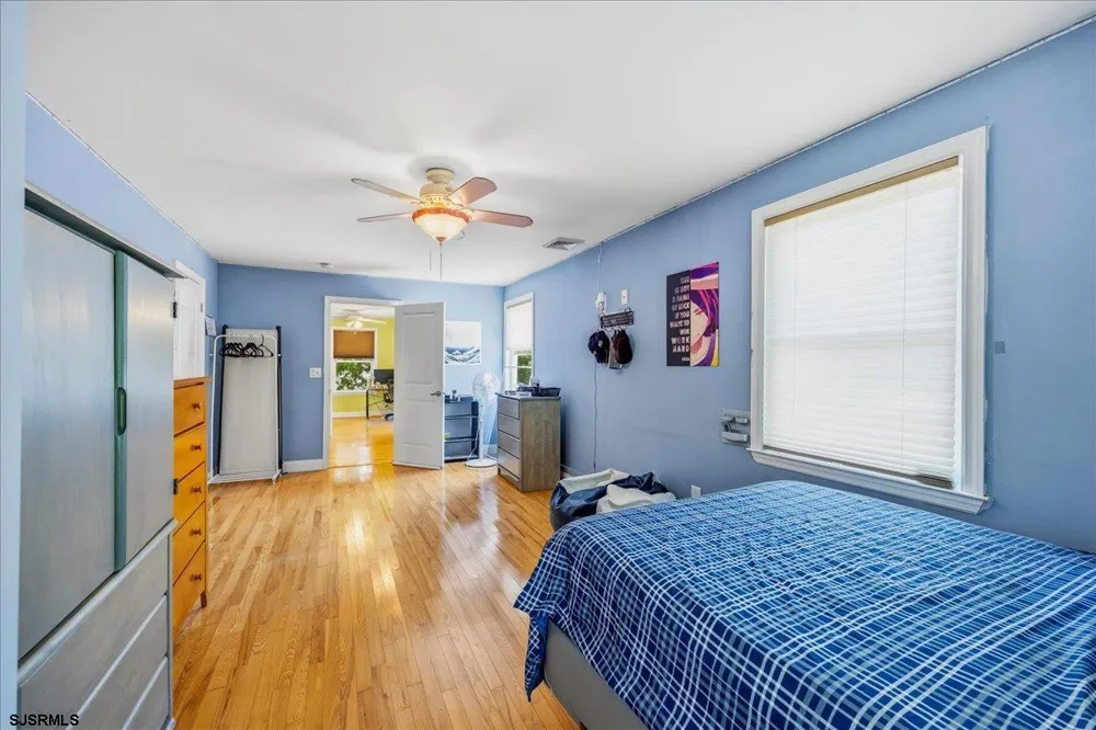 169 W Johnson Ave Somers Point, NJ 08244