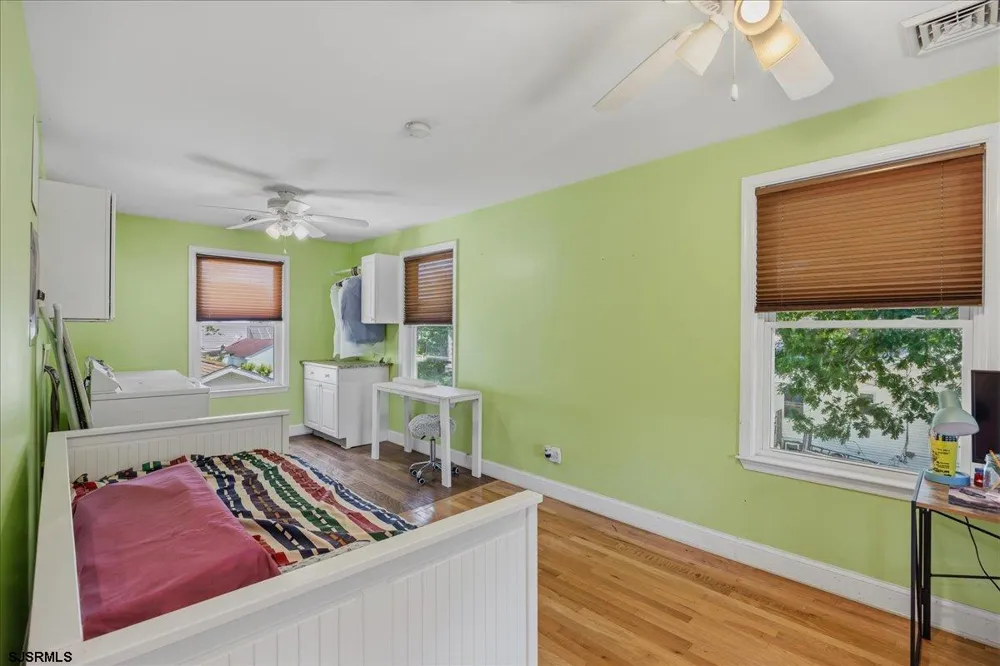 169 W Johnson Ave Somers Point, NJ 08244