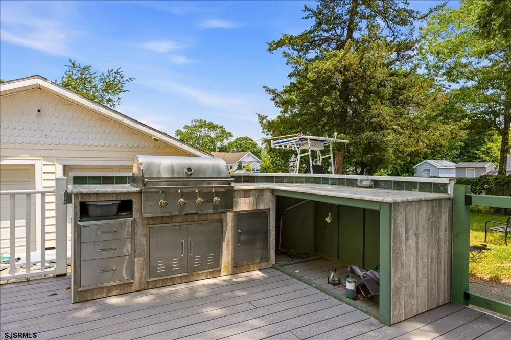 169 W Johnson Ave Somers Point, NJ 08244