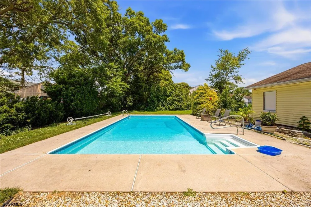 169 W Johnson Ave Somers Point, NJ 08244