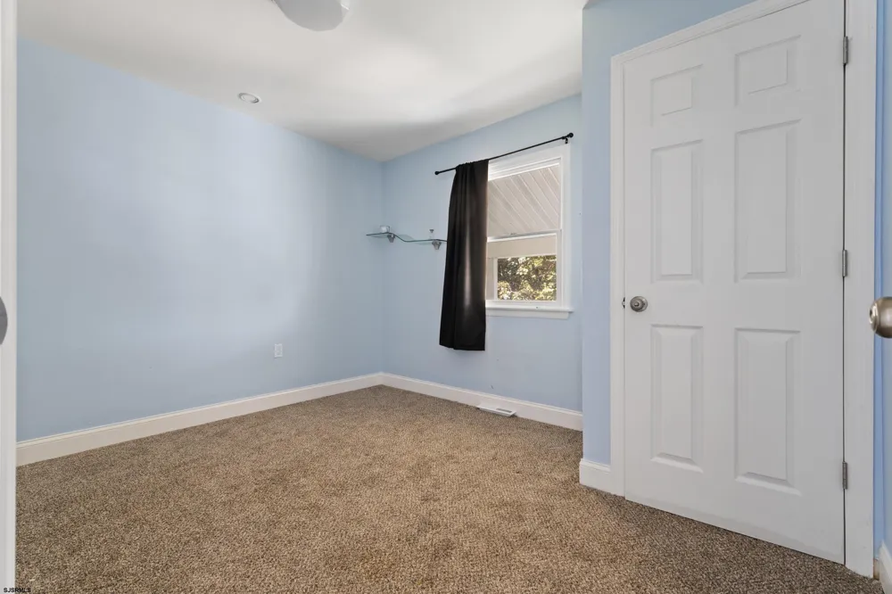 49 Delaware Penns Groveugh, NJ 08069