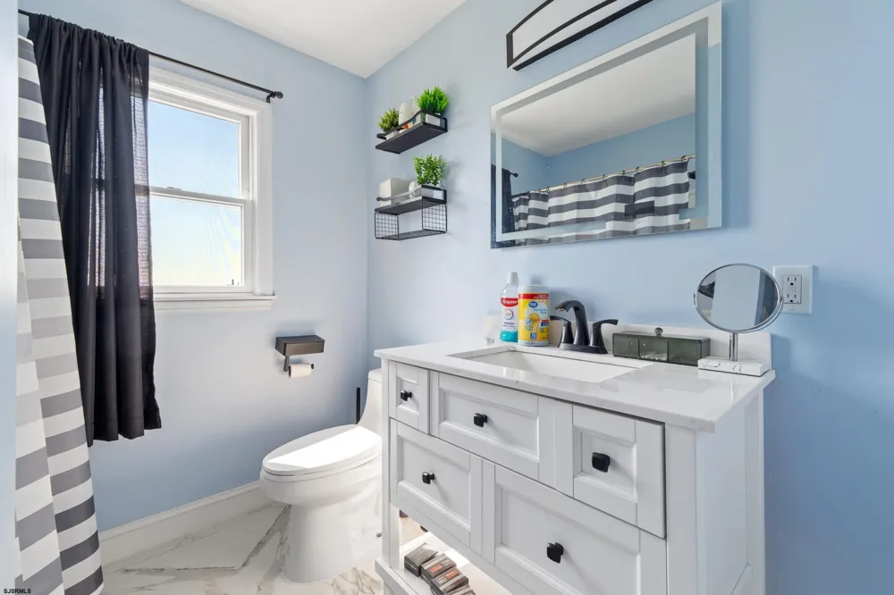 49 Delaware Penns Groveugh, NJ 08069