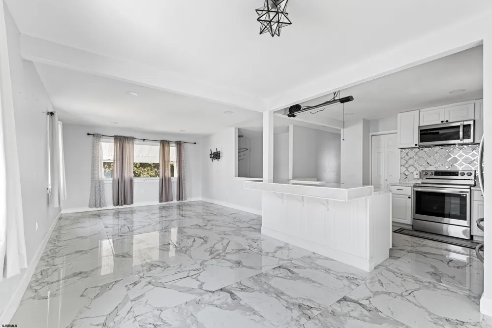 49 Delaware Penns Groveugh, NJ 08069