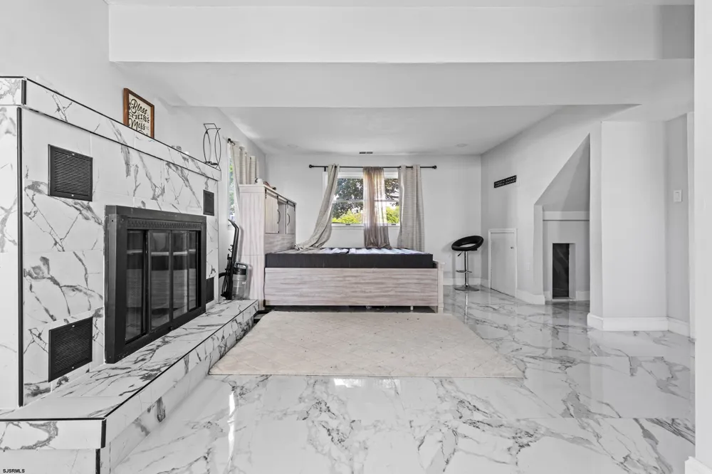 49 Delaware Penns Groveugh, NJ 08069