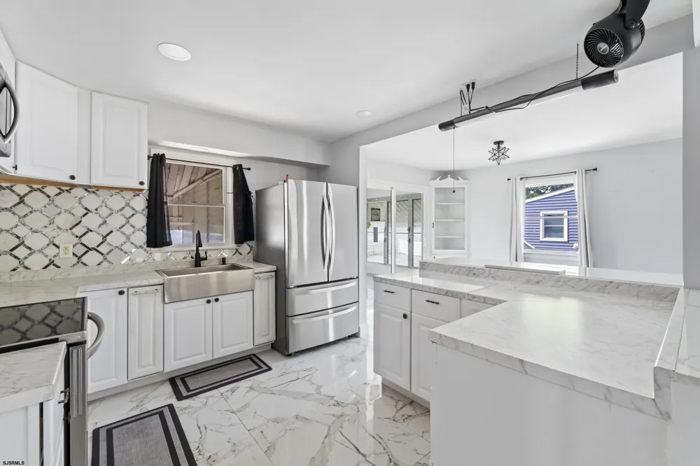 49 Delaware Penns Groveugh, NJ 08069