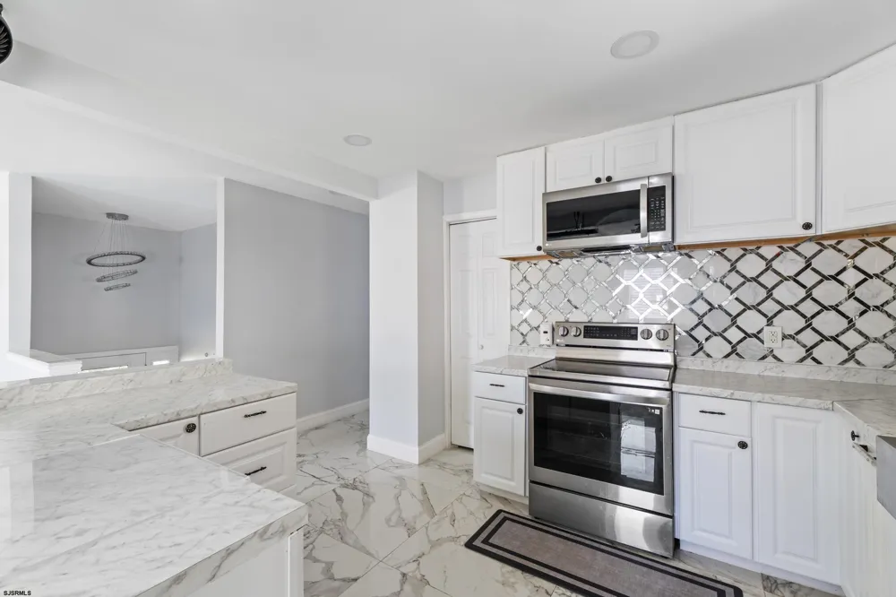 49 Delaware Penns Groveugh, NJ 08069
