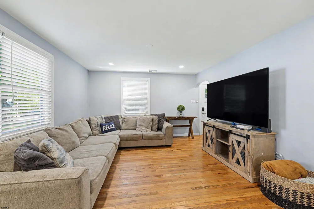 214 Davis Ave Linwood, NJ 08221