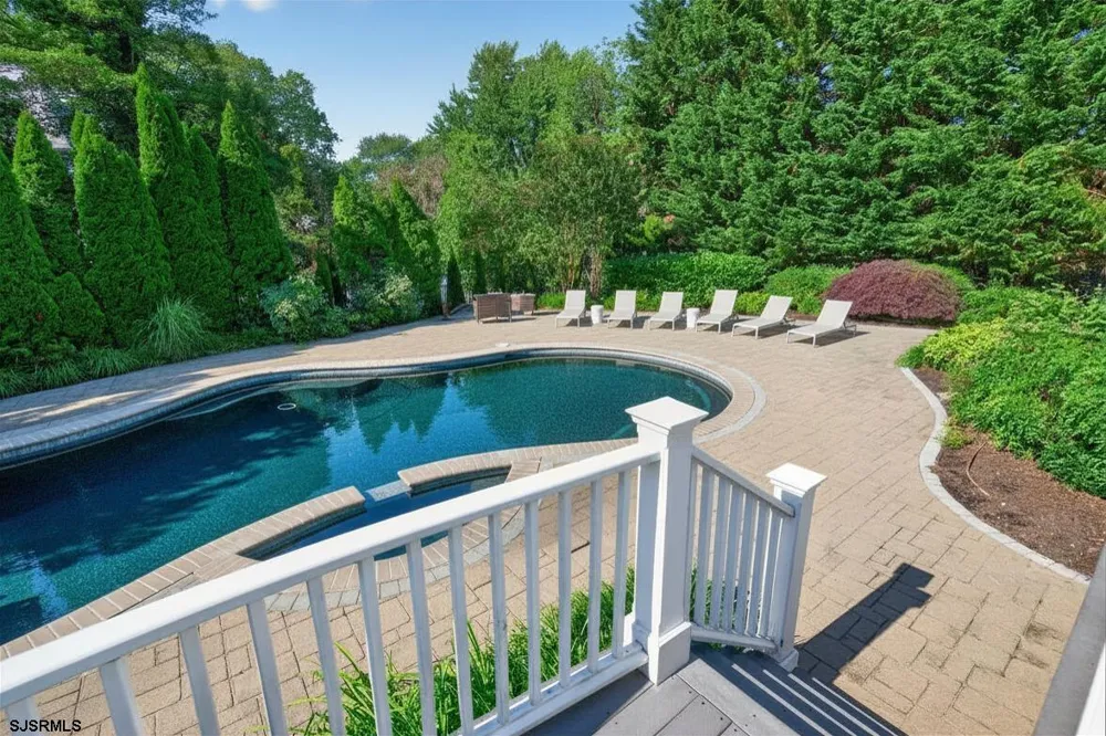 130 E Essex Ave Linwood, NJ 08221