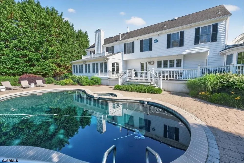 130 E Essex Ave Linwood, NJ 08221