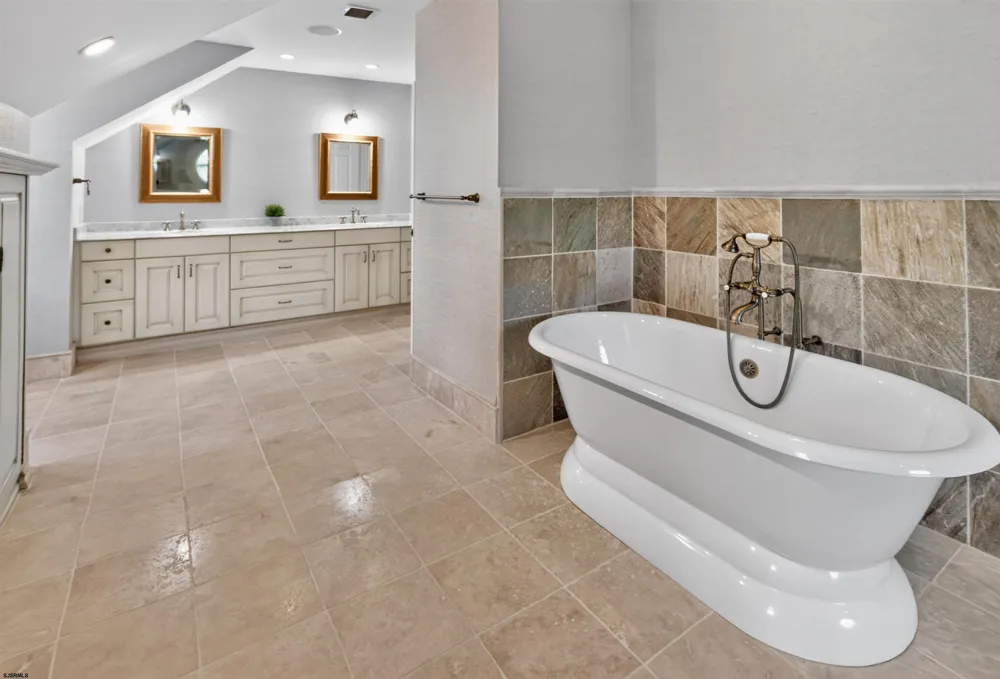 130 E Essex Ave Linwood, NJ 08221
