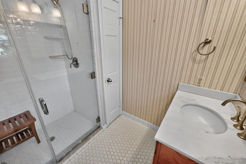130 E Essex Ave Linwood, NJ 08221