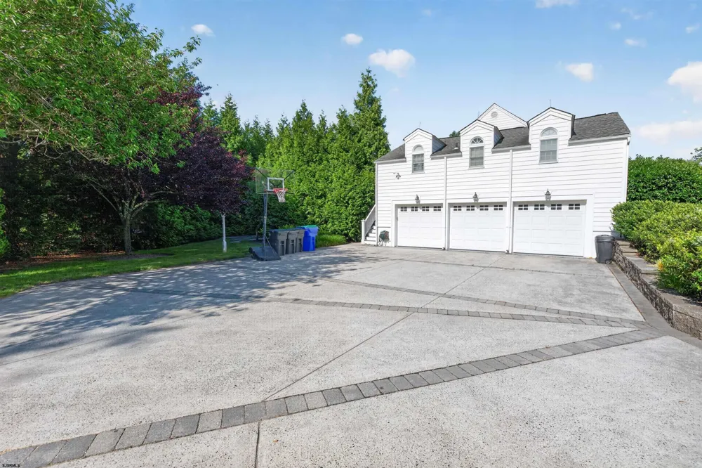 130 E Essex Ave Linwood, NJ 08221