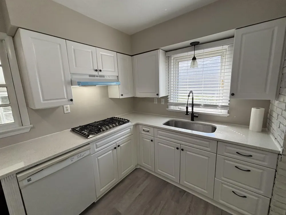 11 Oxford Dr Somers Point, NJ 08244