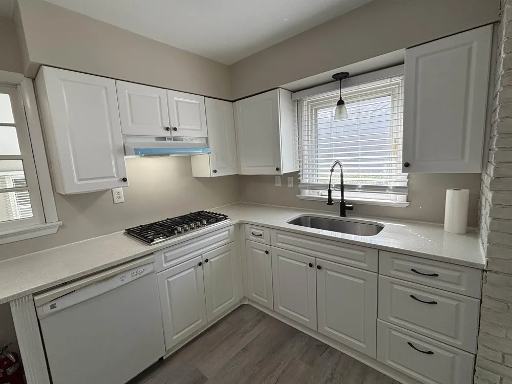 11 Oxford Dr Somers Point, NJ 08244