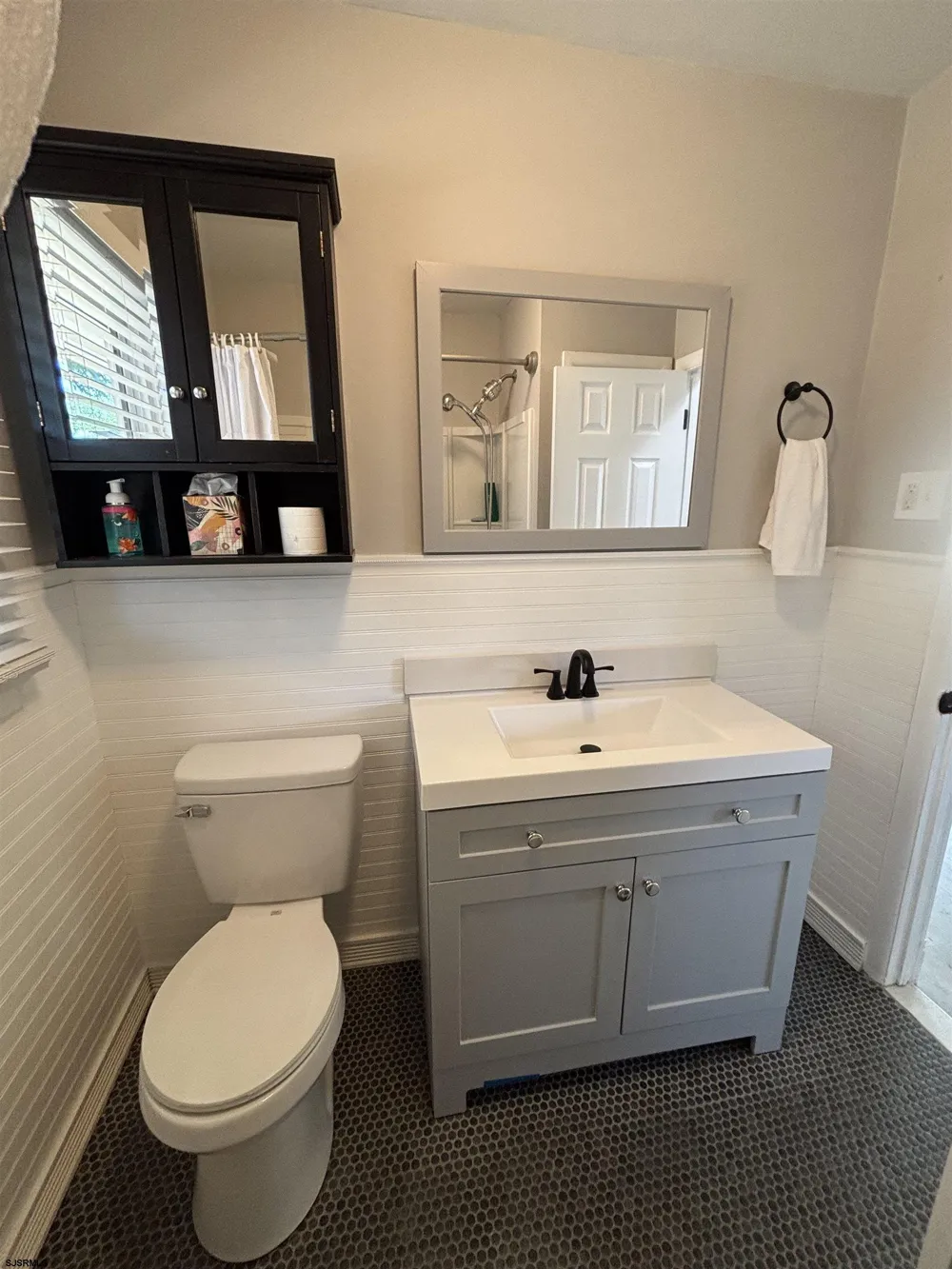 11 Oxford Dr Somers Point, NJ 08244