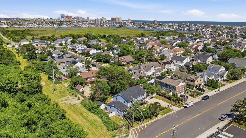 611 N LAFAYETTE Ave Ventnor Heights, NJ 08406