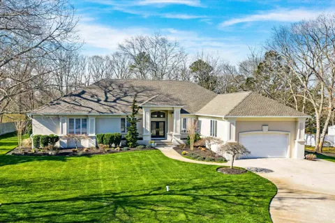 14 Caledonia Dr