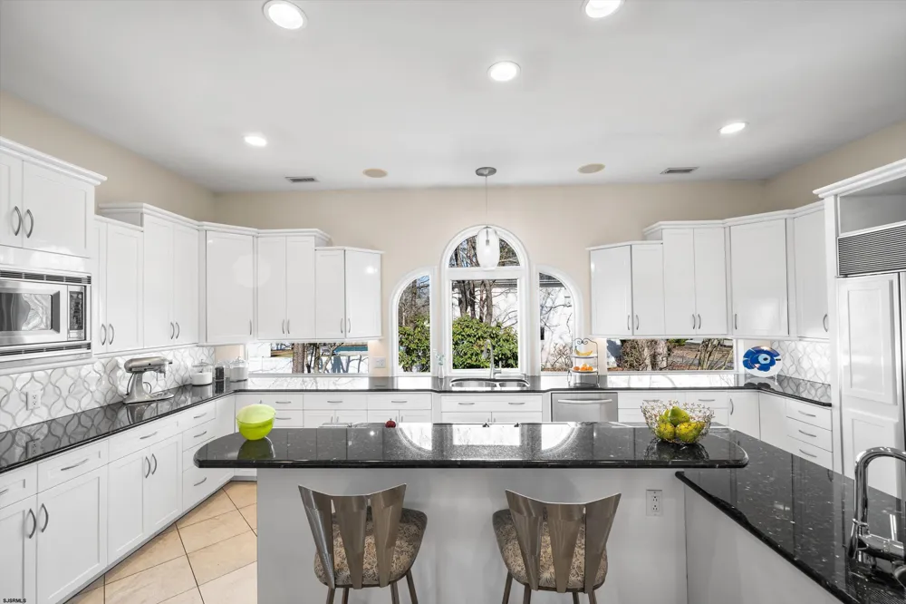 14 Caledonia Dr Seaville, NJ 08230