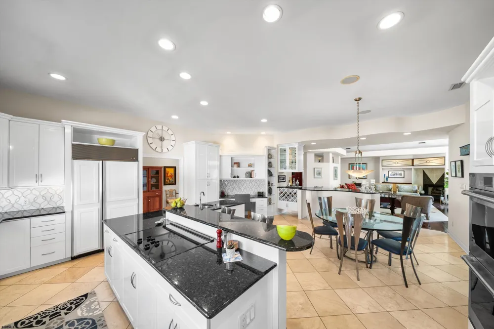14 Caledonia Dr Seaville, NJ 08230