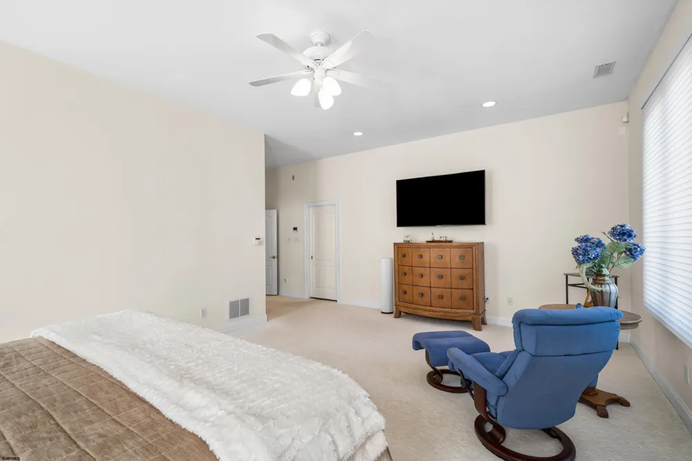 14 Caledonia Dr Seaville, NJ 08230