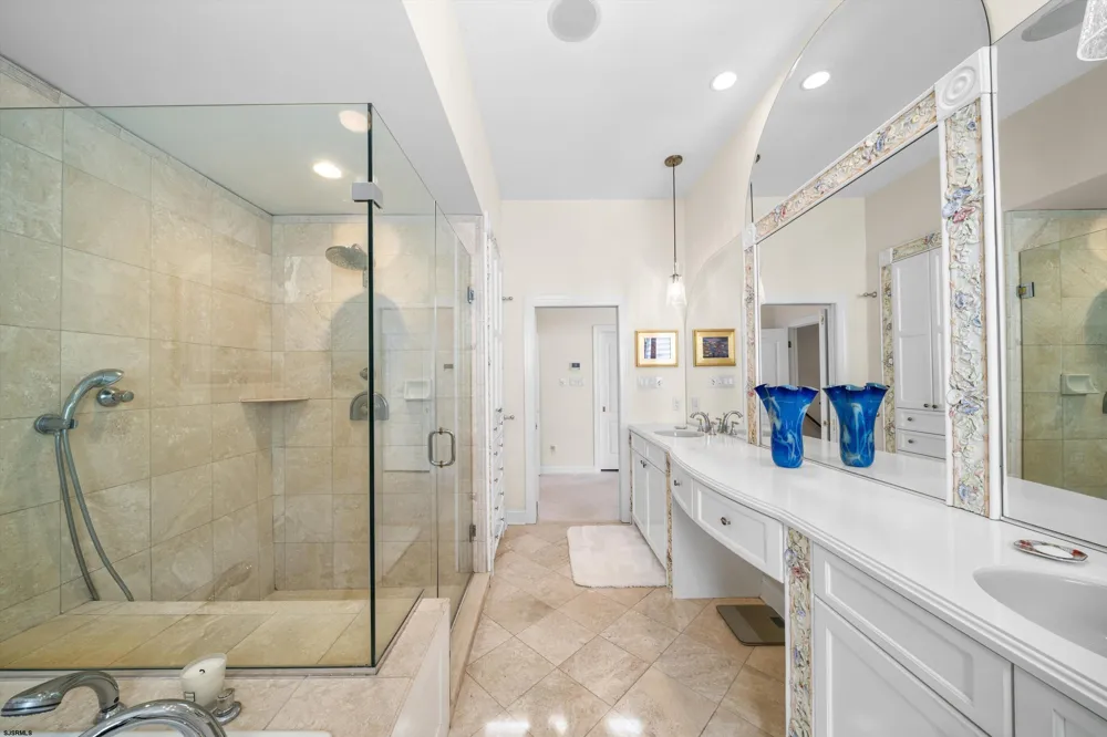 14 Caledonia Dr Seaville, NJ 08230