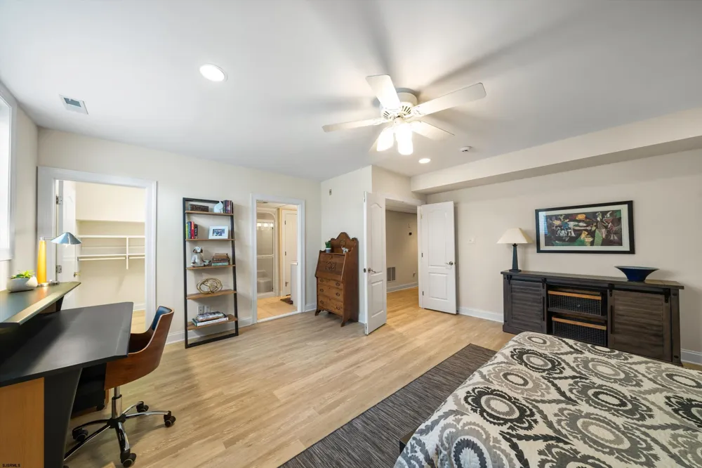 14 Caledonia Dr Seaville, NJ 08230