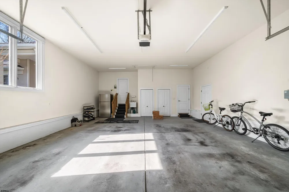 14 Caledonia Dr Seaville, NJ 08230