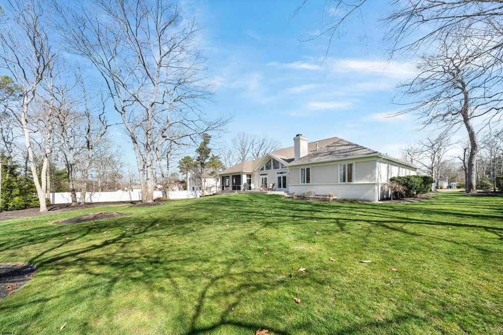 14 Caledonia Dr Seaville, NJ 08230