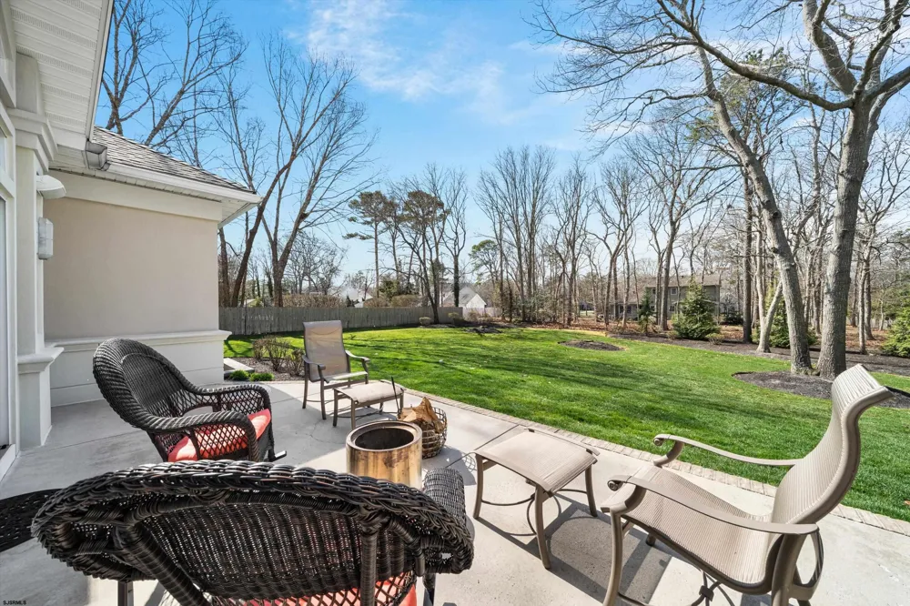 14 Caledonia Dr Seaville, NJ 08230