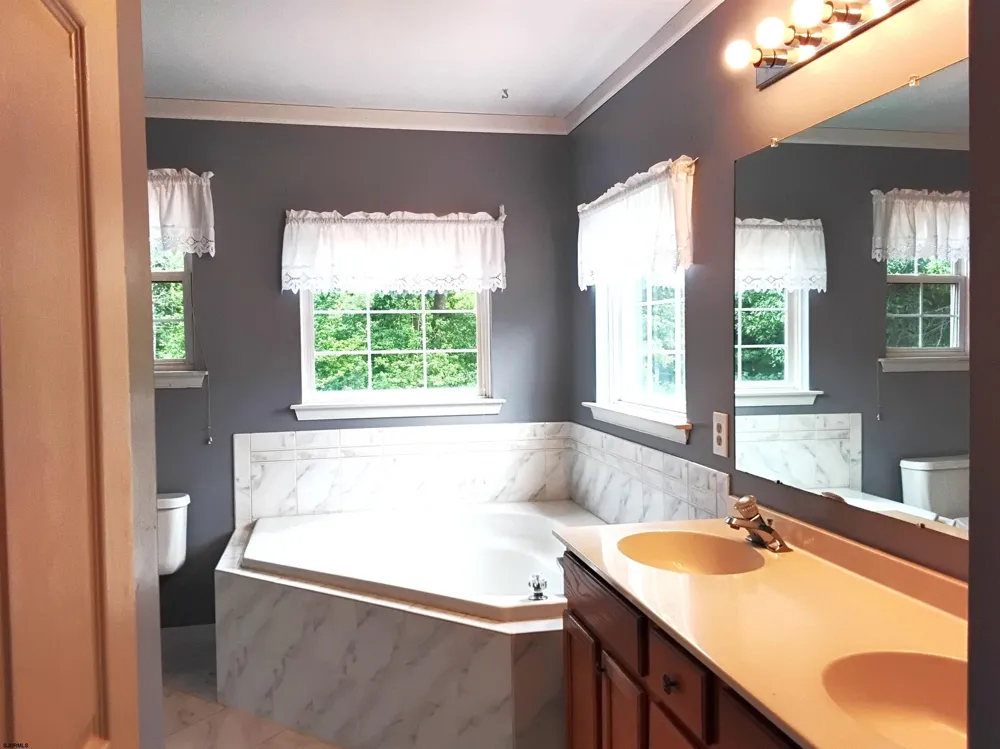 810 TIMBER BROOK DRIVE Vineland, NJ 08360